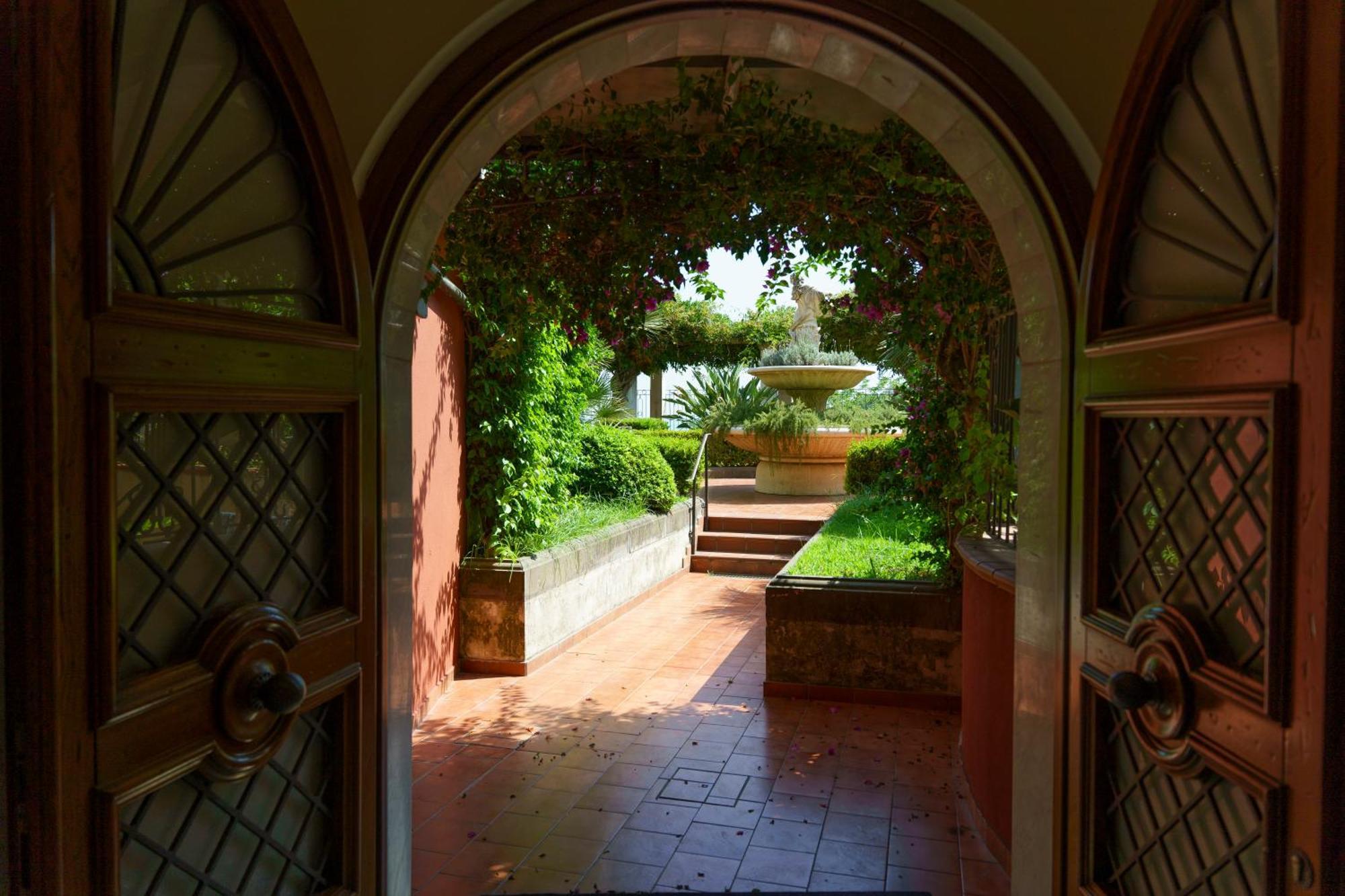 Suite Aphrodite - Exclusive Flat Salerno Exterior foto